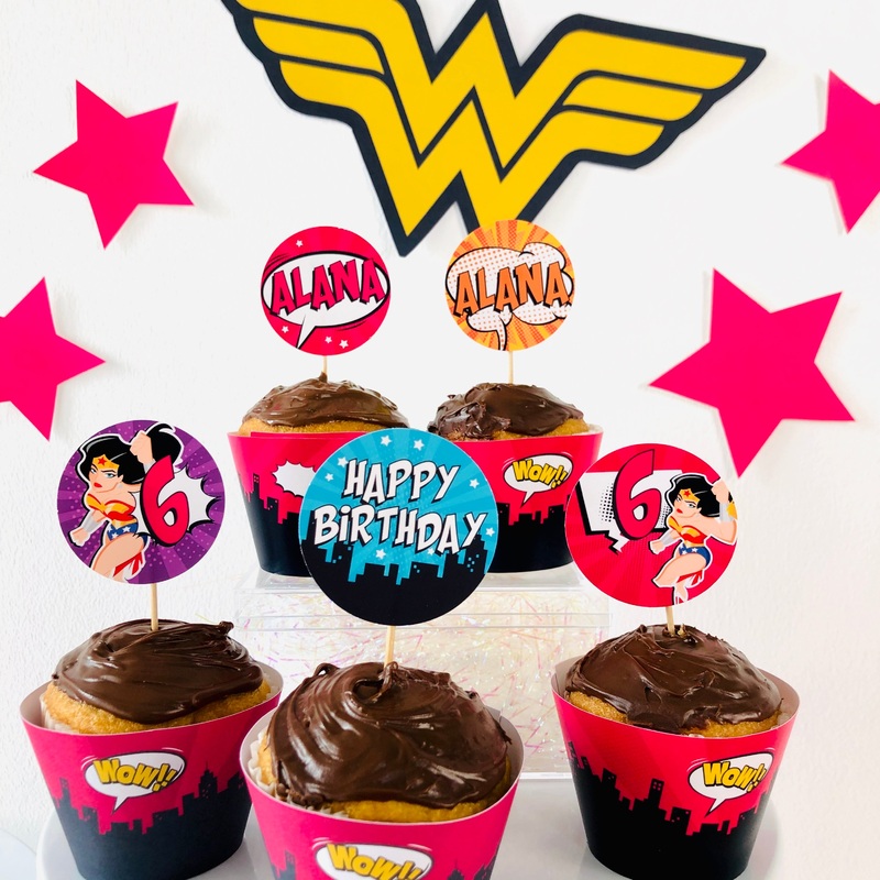 Wonder Woman Cupcake Toppers Set