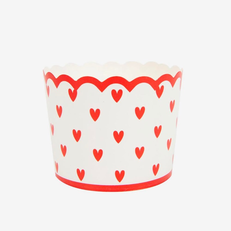 8 caissettes  cupcakes coeurs rouges