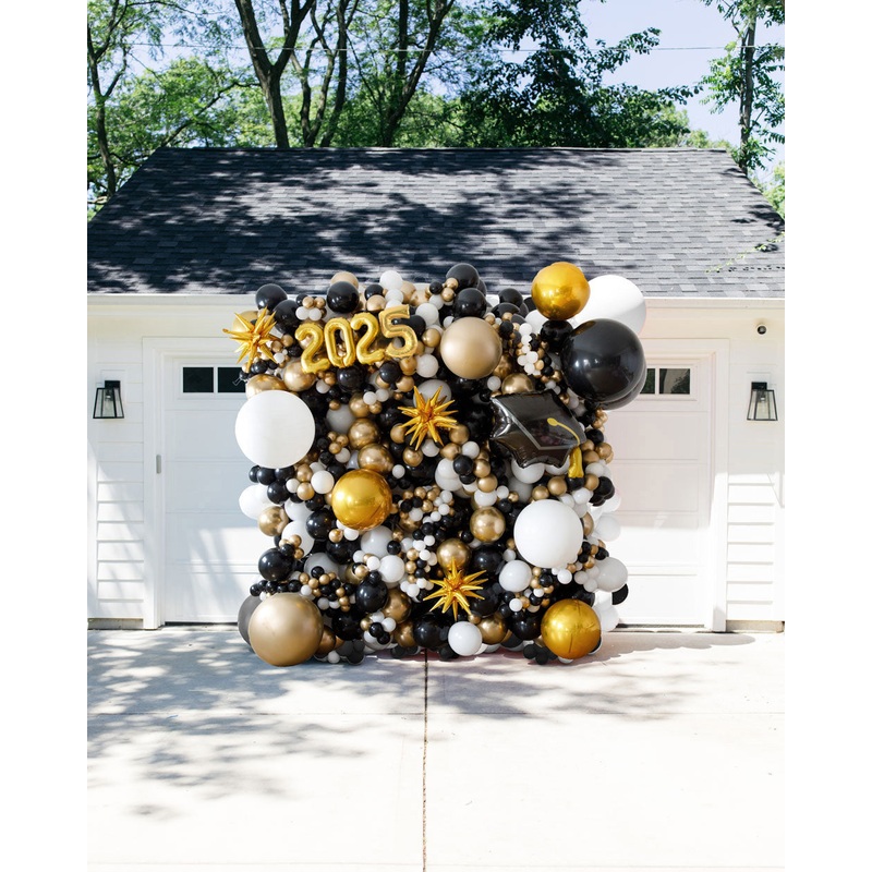 Outdoor Graduation - Customizable Balloon Wall