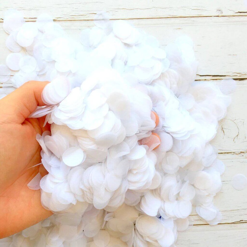 1.5cm Round Paper Confetti - White